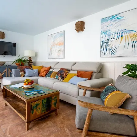 Holiday home The House - Location - Private Plunge Pool - Roof Terrace - 100m To Costa Teguise