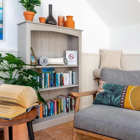 Semesterbostad The House - Location - Private Plunge Pool - Roof Terrace - 100m To